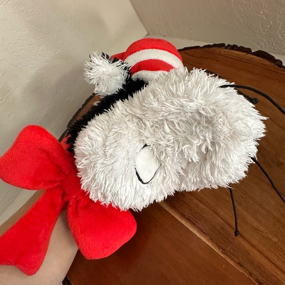 Dr. Seuss Cat in the Hat Hand Puppet - Picture 7 of 11